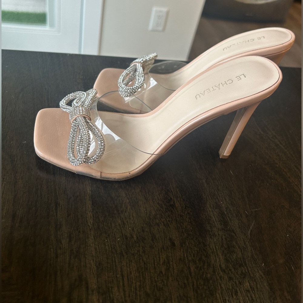 Le chateau sparkly bow heels ~ size 6.5